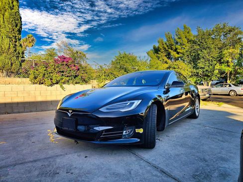Used 2018 Tesla Model S P100D image 2