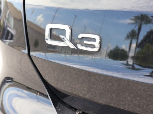 Used 2021 Audi Q3 2.0T Premium w/ Convenience Package AWD/4WD image 5