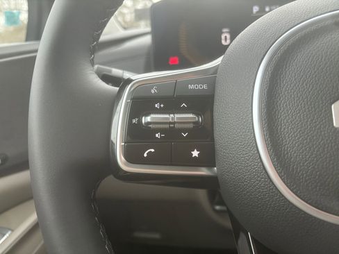 New 2026 Kia Carnival EX image 22