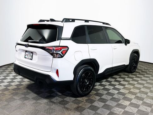 Used 2025 Subaru Forester Premium AWD/4WD image 7