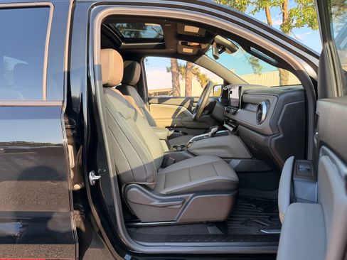Used 2026 Chevrolet Colorado ZR2 w/ Technology Package AWD/4WD image 33
