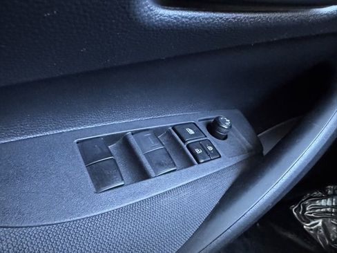 Certified 2022 Toyota Corolla LE image 28