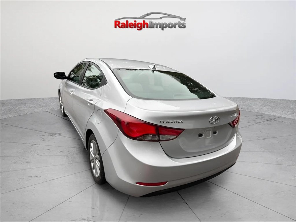 Used 2016 Hyundai Elantra SE w/ Option Group 02 FWD image 9