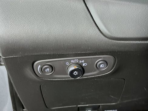 Certified 2023 Buick Encore GX Select FWD image 9
