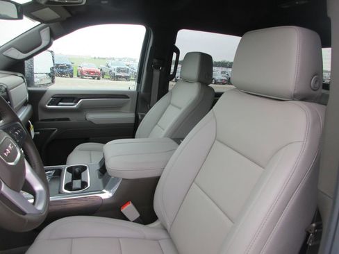 New 2026 GMC Sierra 2500 SLT w/ SLT Premium Package AWD/4WD image 13