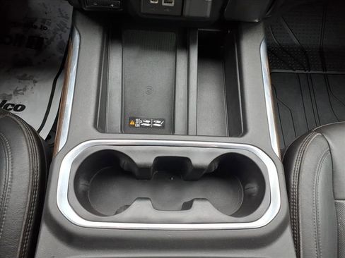 Used 2019 Chevrolet Silverado 1500 High Country image 12