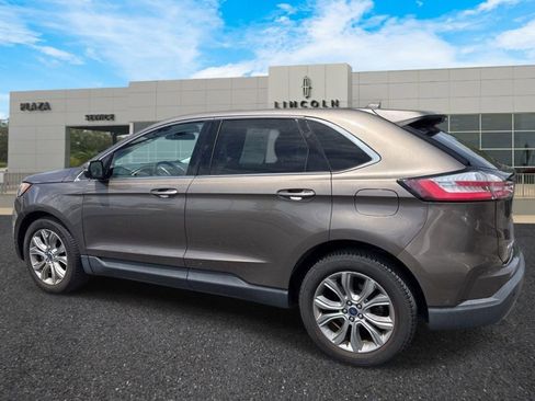 Used 2019 Ford Edge Titanium w/ Equipment Group 301A image 5