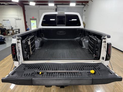 Used 2015 Ford F250 Platinum w/ FX4 Off-Road Package AWD/4WD image 8
