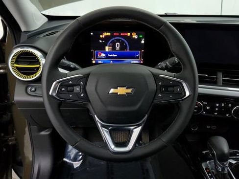 Certified 2024 Chevrolet Trax LT w/ Driver Confidence Package image 14