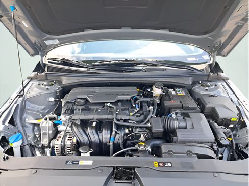 Used 2026 Hyundai Elantra SE FWD image 26