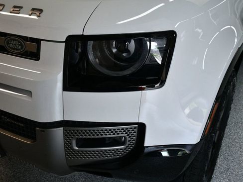 Used 2022 Land Rover Defender 110 X-Dynamic SE AWD/4WD image 11