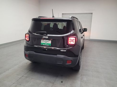Used 2019 Jeep Renegade Latitude image 7