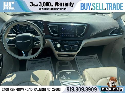 Used 2020 Chrysler Pacifica Limited FWD image 21