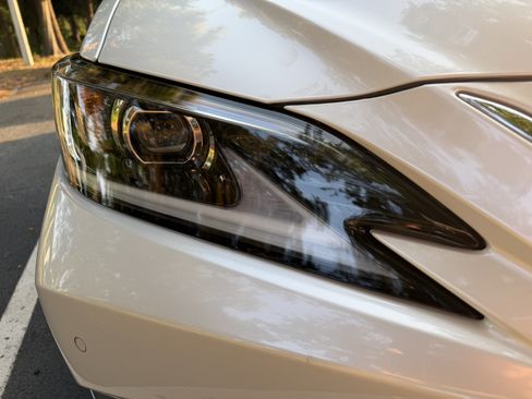 Certified 2023 Lexus ES 350 w/ Premium Package FWD image 12
