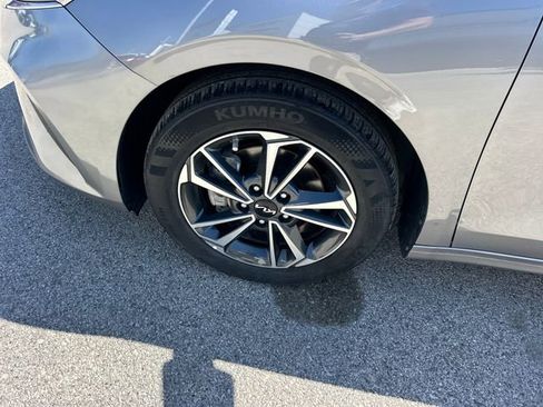 Used 2024 Kia Forte LXS w/ LXS Technology Package image 44