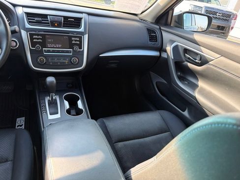 Used 2017 Nissan Altima 2.5 SR w/ Midnight Edition Package FWD image 20