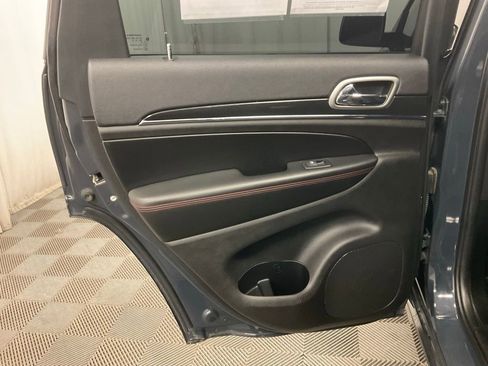 Used 2018 Jeep Grand Cherokee Trailhawk w/ Trailhawk Luxury Group AWD/4WD image 35