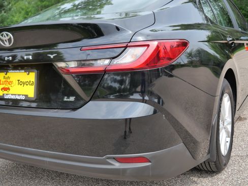 Used 2025 Toyota Camry LE w/ Convenience Package FWD image 18