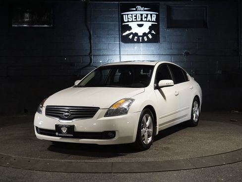 Used 2008 Nissan Altima 3.5 SE w/ Premium Pkg FWD image 1