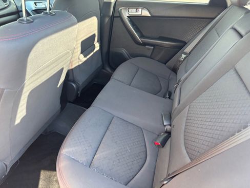 Used 2011 Kia Forte SX image 26