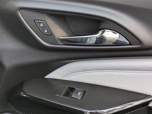 Used 2025 Chevrolet Trax LT w/ LT Convenience Package image 33