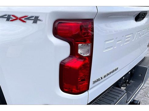 Used 2025 Chevrolet Silverado 2500 LT w/ Convenience Package AWD/4WD image 29