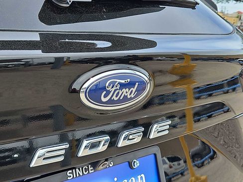 Used 2022 Ford Edge ST-Line w/ Class II Trailer Tow Package AWD/4WD image 11
