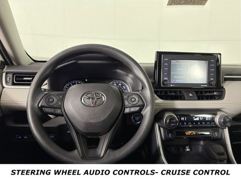Used 2020 Toyota RAV4 XLE image 9