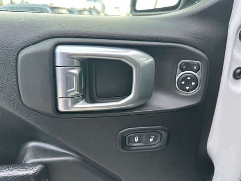 Used 2023 Jeep Wrangler Unlimited image 14