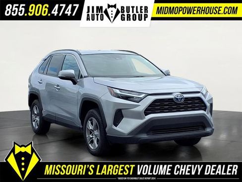 Used 2024 Toyota RAV4 XLE AWD/4WD image 2