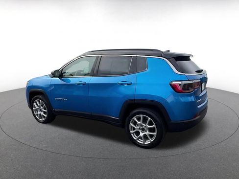 Used 2025 Jeep Compass Limited AWD/4WD image 10