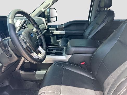 Used 2017 Ford F250 Lariat w/ Lariat Ultimate Package AWD/4WD image 24