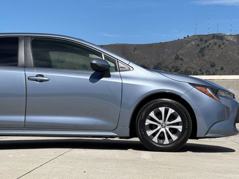 Used 2022 Toyota Corolla LE FWD image 33