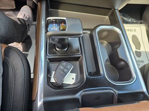 Used 2024 Chevrolet Silverado 1500 High Country AWD/4WD image 21
