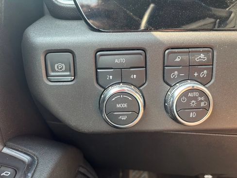 Used 2024 GMC Sierra 1500 SLT AWD/4WD image 23