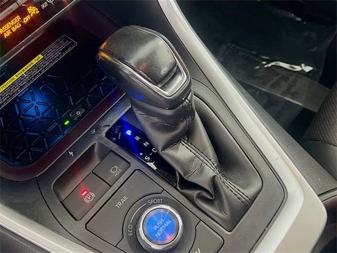Used 2019 Toyota RAV4 Limited image 23