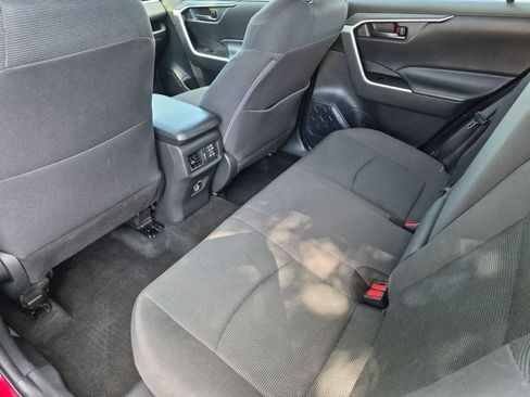 Used 2021 Toyota RAV4 LE AWD/4WD image 27