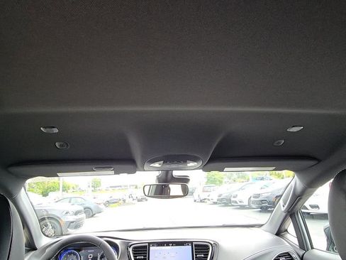 New 2026 Chrysler Pacifica Select image 22