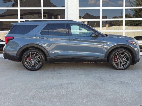 Used 2025 Ford Explorer ST w/ Sun And Sound Package AWD/4WD image 3