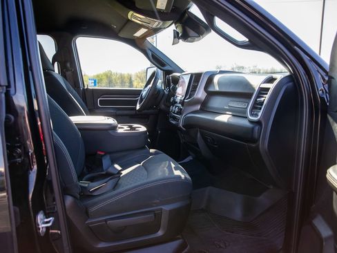 Used 2025 RAM 3500 Big Horn AWD/4WD image 25