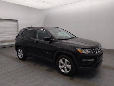 Used 2019 Jeep Compass Latitude w/ Popular Equipment Group FWD image 11