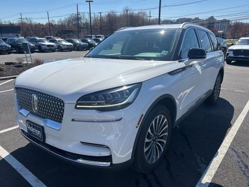 Used 2023 Lincoln Aviator AWD w/ Premium Package image 5