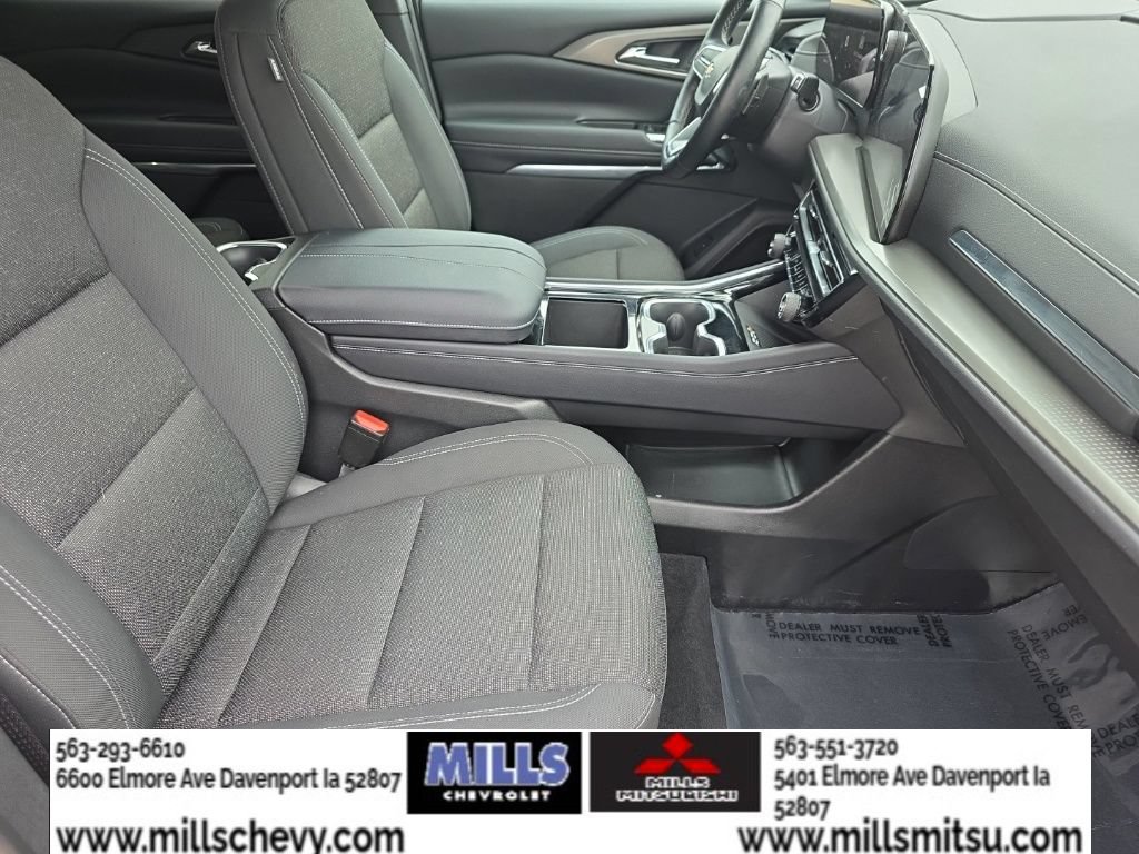 Used 2025 Chevrolet Traverse LT AWD/4WD image 22