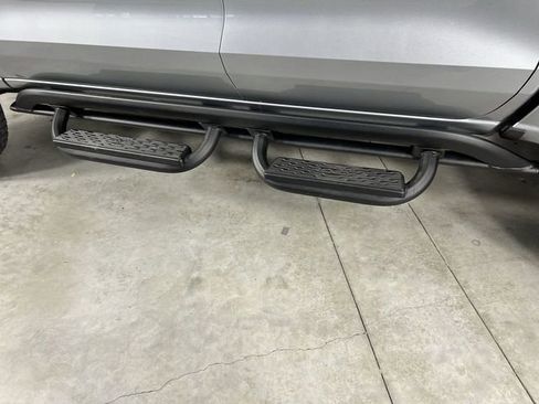 Used 2024 Chevrolet Colorado ZR2 w/ ZR2 Convenience Package III AWD/4WD image 36