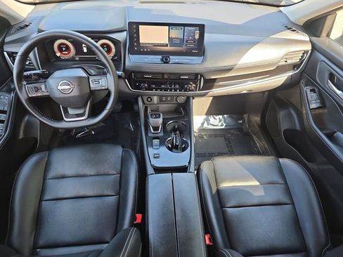 Used 2025 Nissan Rogue SL FWD image 21