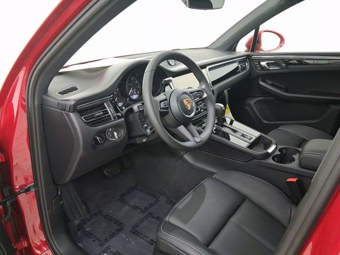 Used 2026 Porsche Macan AWD/4WD image 4