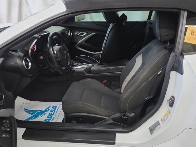 Used 2022 Chevrolet Camaro LT RWD image 5