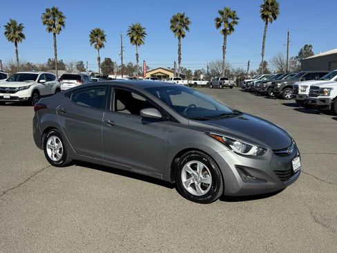 Used 2014 Hyundai Elantra SE image 13
