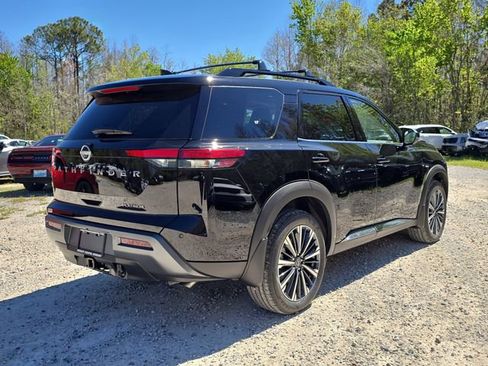 New 2026 Nissan Pathfinder Platinum w/ Cargo Package image 8