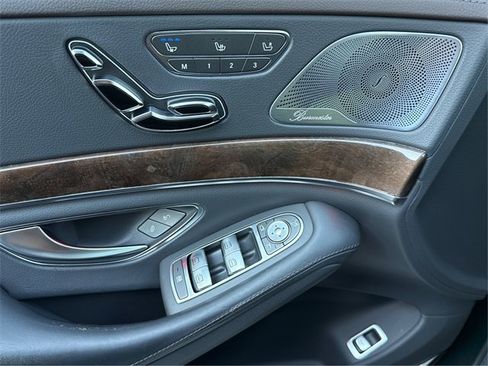 Used 2019 Mercedes-Benz S 560 4MATIC Sedan w/ AMG Line Exterior image 21